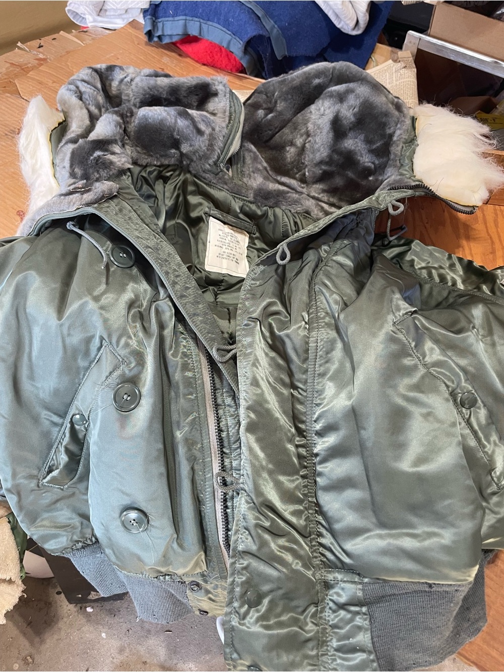 Vintage Flight Jacket x-l
Great shape
Olive green, buttons and zippers work